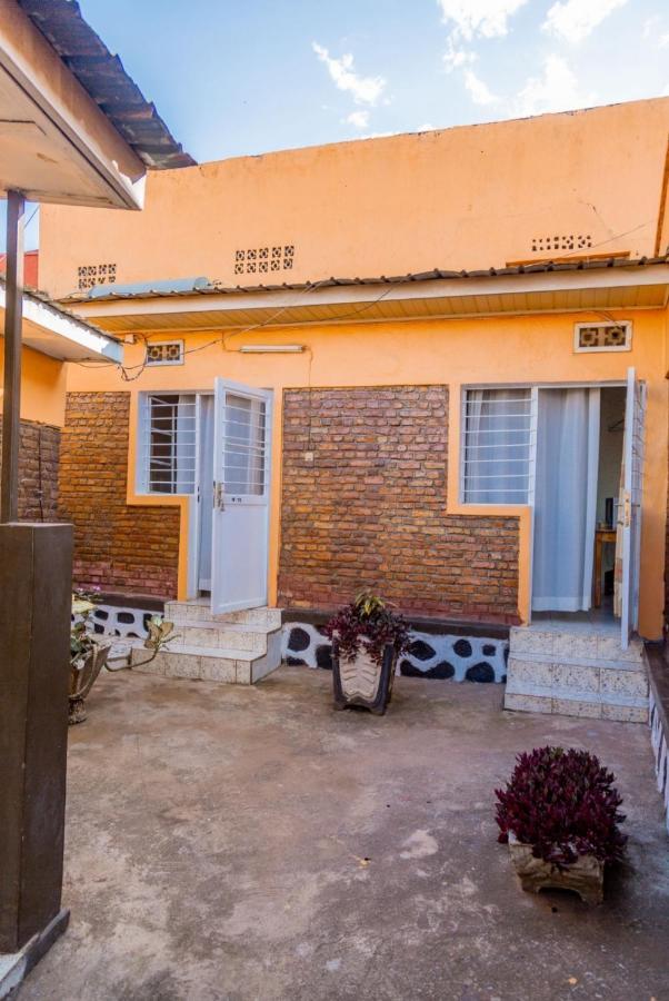 Auberge La Caverne Kigali Esterno foto